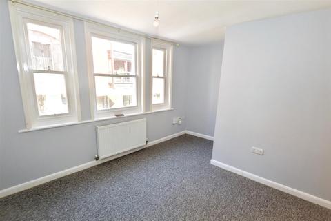 1 bedroom flat to rent, South Street, Town Centre, BN21