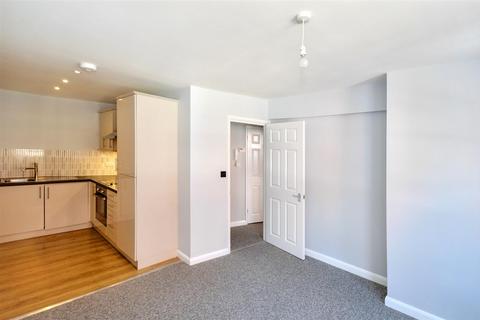 1 bedroom flat to rent, South Street, Town Centre, BN21