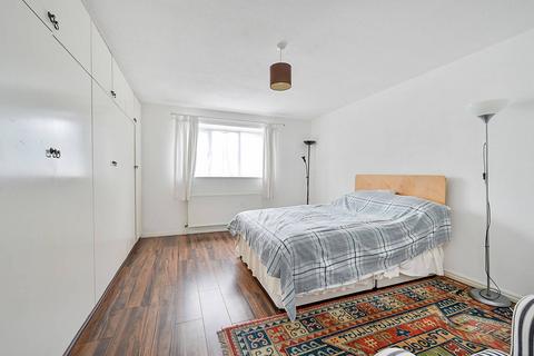 14 Blossom Close, London, W5 4YF