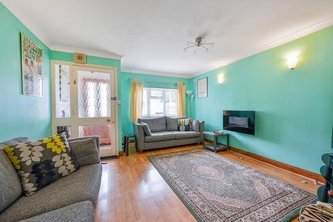 14 Blossom Close, London, W5 4YF