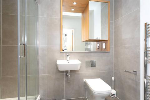 2 bedroom flat to rent, Aldenham Road, Bushey, WD23