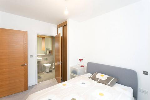 2 bedroom flat to rent, Aldenham Road, Bushey, WD23