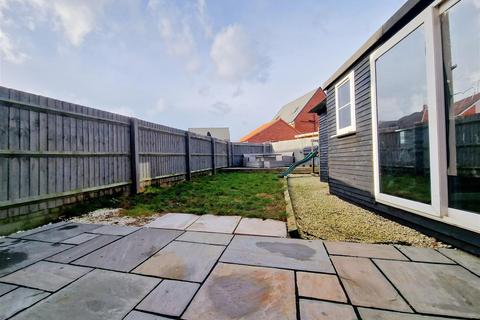 15 Oak Crescent, Burnham-on-crouch, CM0 8FP