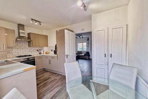 15 Oak Crescent, Burnham-on-crouch, CM0 8FP