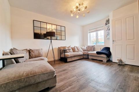 15 Oak Crescent, Burnham-on-crouch, CM0 8FP