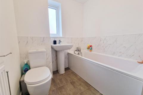15 Oak Crescent, Burnham-on-crouch, CM0 8FP