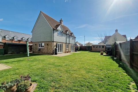 4 Southfields, Tillingham, Southminster, CM0 7FY