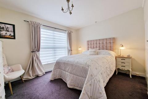 13 Coronation Road, Burnham-on-crouch, CM0 8HW