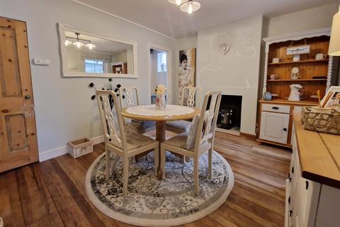 13 Coronation Road, Burnham-on-crouch, CM0 8HW