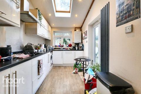 21 Wallis Close, Dartford, DA2 7BE
