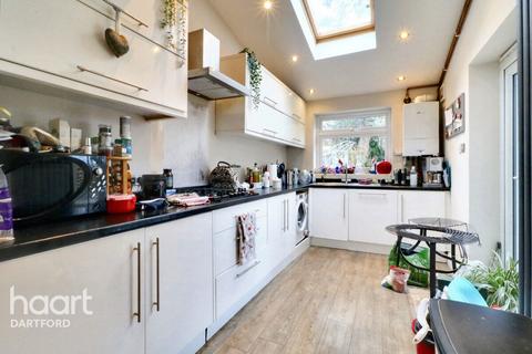 21 Wallis Close, Dartford, DA2 7BE
