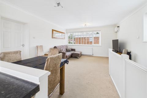 2 bedroom maisonette for sale, Devoke Way, Walton-On-Thames