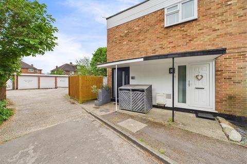 2 bedroom maisonette for sale, Devoke Way, Walton-On-Thames