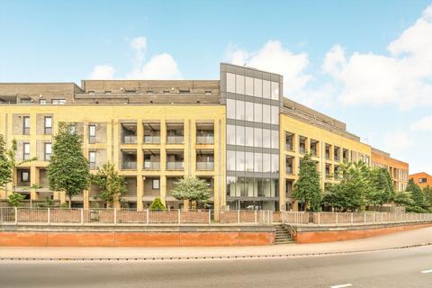 2 bedroom flat for sale, Telford Road, London N11