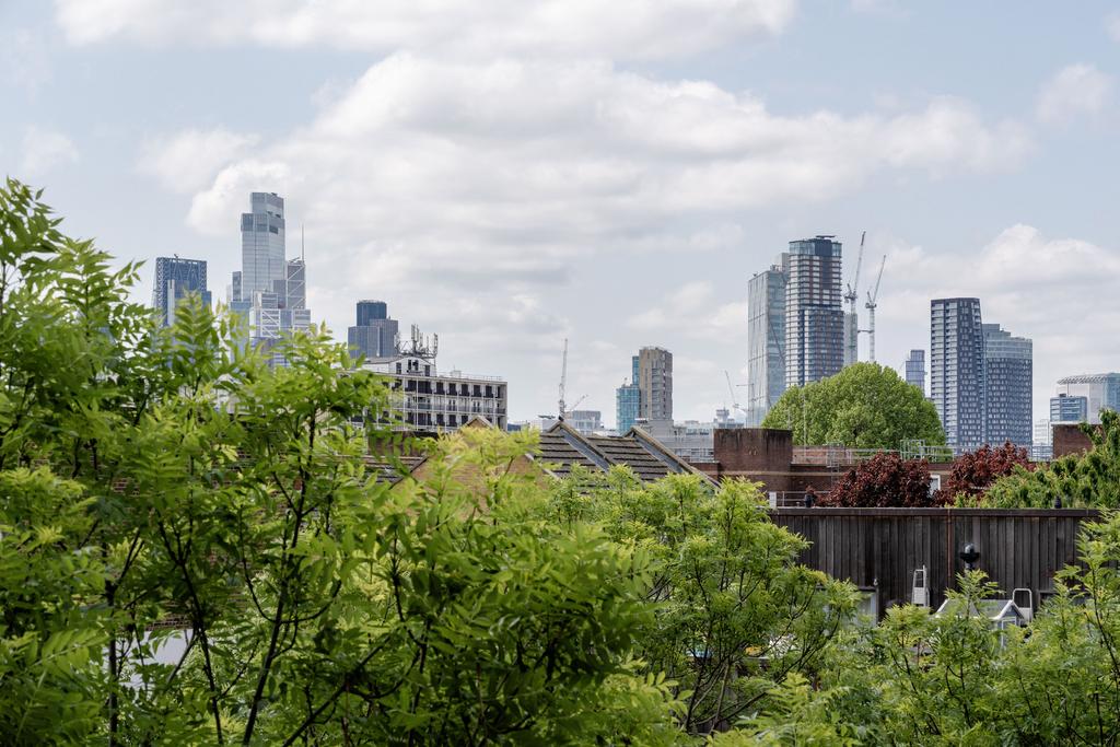 283624 - Keeling House, London E2 - high res - ...