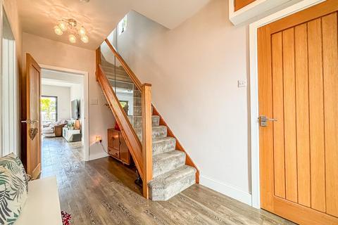 1 Brinkworth Close, Hockley, SS5 5DJ