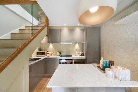 1b, Westworth House, 1 Down Place, London, W6 9JH