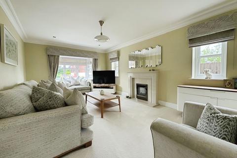 38 Castlefields, Rhuddlan, Rhyl, LL18 5RJ