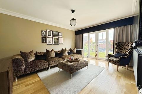 38 Castlefields, Rhuddlan, Rhyl, LL18 5RJ