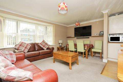 2 bedroom flat for sale, Westgate Bay Avenue, Westgate-on-Sea, Kent, CT8