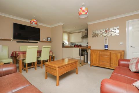 2 bedroom flat for sale, Westgate Bay Avenue, Westgate-on-Sea, Kent, CT8
