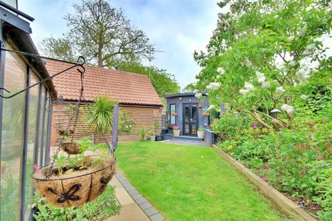 4 bedroom detached house for sale, Bramble Garth, Walkington, Beverley