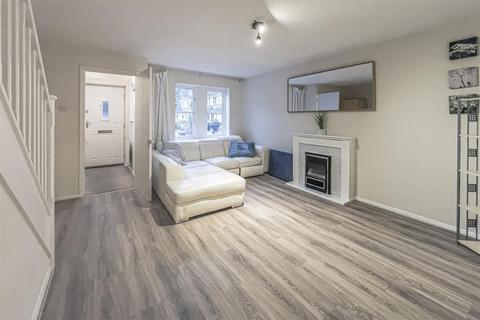 3 bedroom semi-detached house to rent, Richard House Drive, Beckton, E16