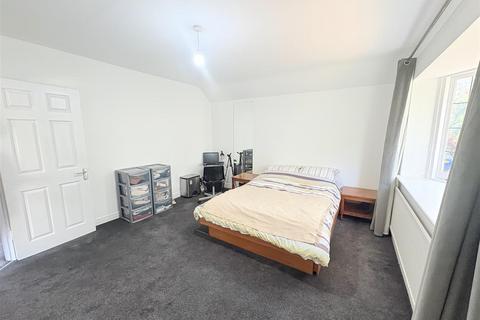 4 bedroom detached house for sale, Canons Drive, Edgware, HA8