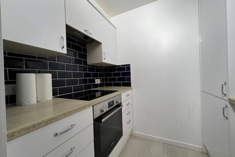 1 bedroom retirement property for sale, Brinton Lane, Hythe SO45