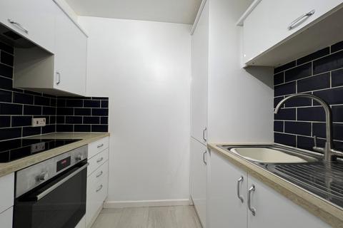 1 bedroom retirement property for sale, Brinton Lane, Hythe SO45