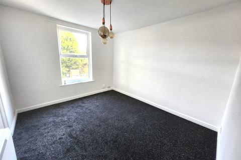1 bedroom flat to rent, Overend Road, Halesowen B63