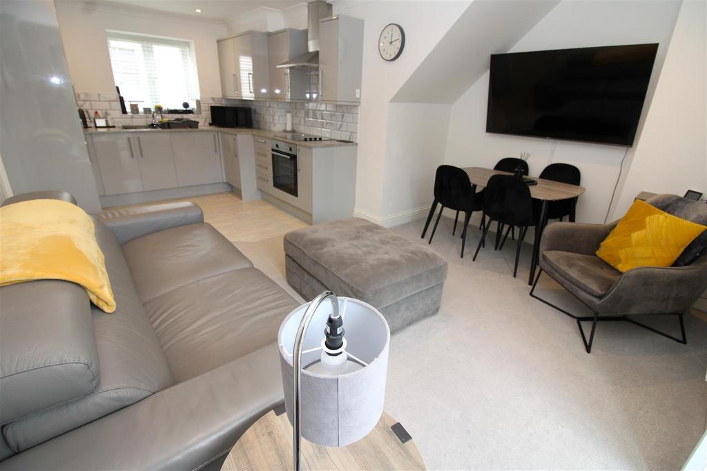 Lounge 2.JPG