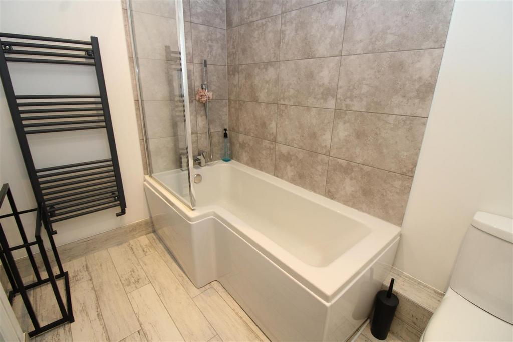 Bathroom.JPG