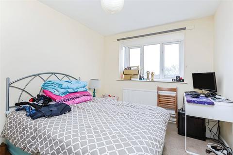 2 bedroom flat for sale, London Road, Waterlooville PO7