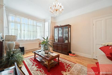 2 bedroom maisonette for sale, Crouch Road, London