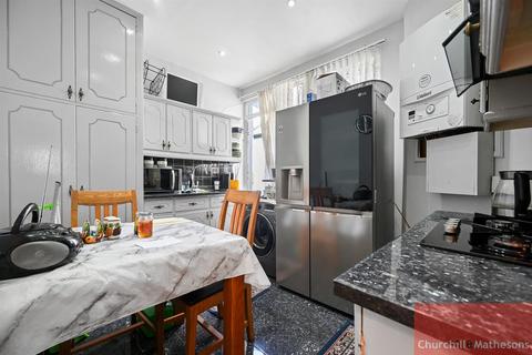 2 bedroom maisonette for sale, Crouch Road, London, NW10 8