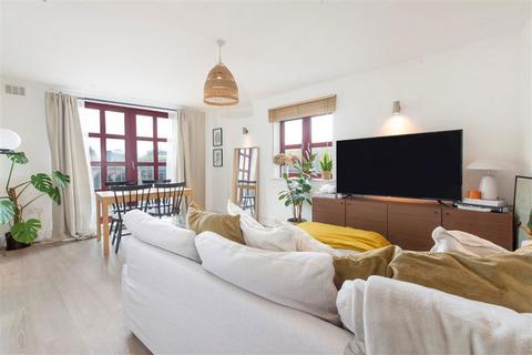 1 bedroom flat for sale, Quaker Street, London E1