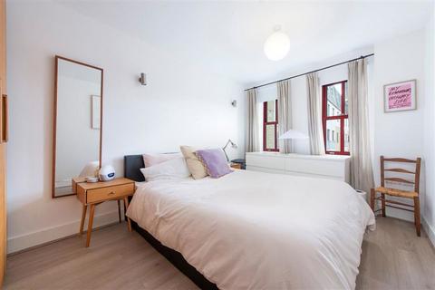 1 bedroom flat for sale, Quaker Street, London E1