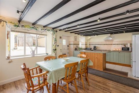 3 bedroom cottage for sale, Ruffa Lane, Pickering