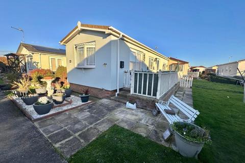 2 bedroom park home for sale, Kings Park, Creek Road, Canvey Island