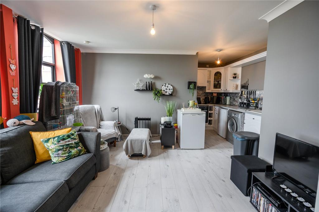 Living Room/Kitchen