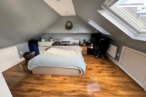 3 bedroom maisonette to rent, Macaulay Road, London E6