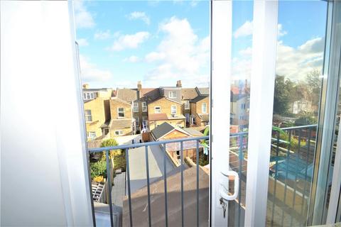 5 bedroom terraced house for sale, Lincoln Street, London, E11