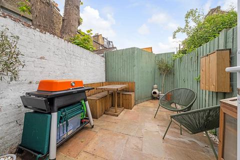 2 bedroom house for sale, Ballater Road, SW2