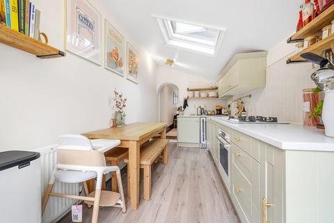 2 bedroom house for sale, Ballater Road, SW2