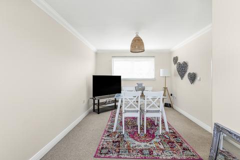 2 bedroom flat for sale, St. Josephs Green, Welwyn Garden City, Hertfordshire, AL7