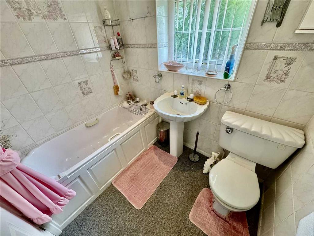Tiled BATHROOM