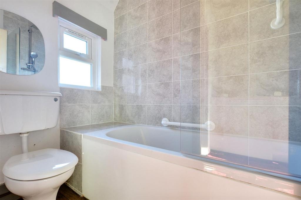 Bathroom 1.jpeg