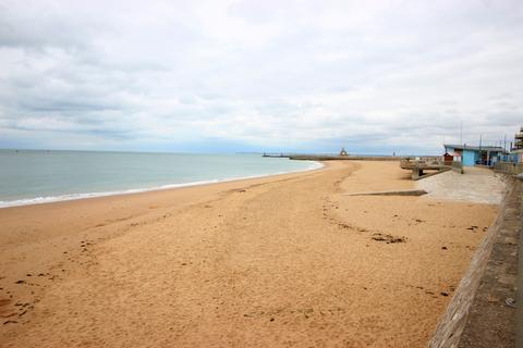 2 bedroom flat for sale, The Sail, Ramsgate, Kent, CT11
