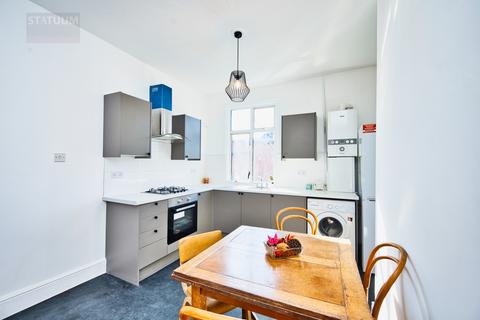 3 bedroom flat to rent, Mare Street, London Fields, Hackney Central, London, Hackney, E8